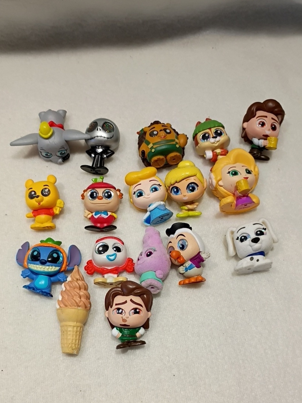 EUC Disney Doorables Pixel Lot Of 17 Figures Princesses Pooh Stich Dumbo
